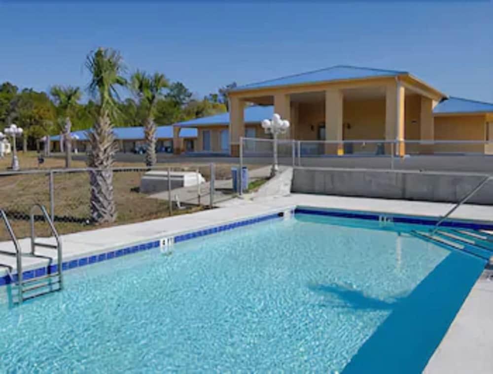 Days Inn By Wyndham ديفونياك سبرنغز المظهر الخارجي الصورة