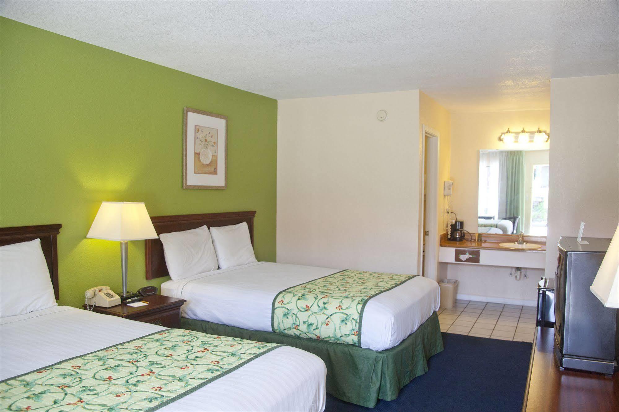 Days Inn By Wyndham ديفونياك سبرنغز المظهر الخارجي الصورة